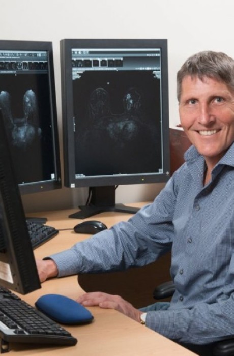 Dr Duncan Wood