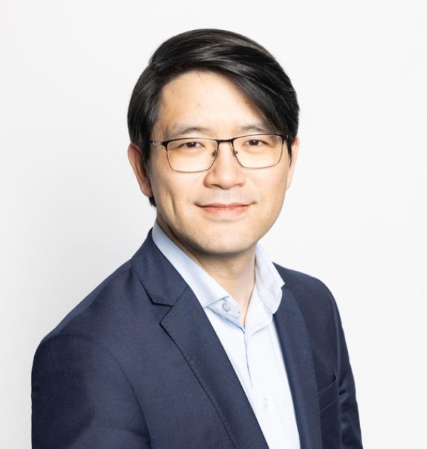 Elton Zheng